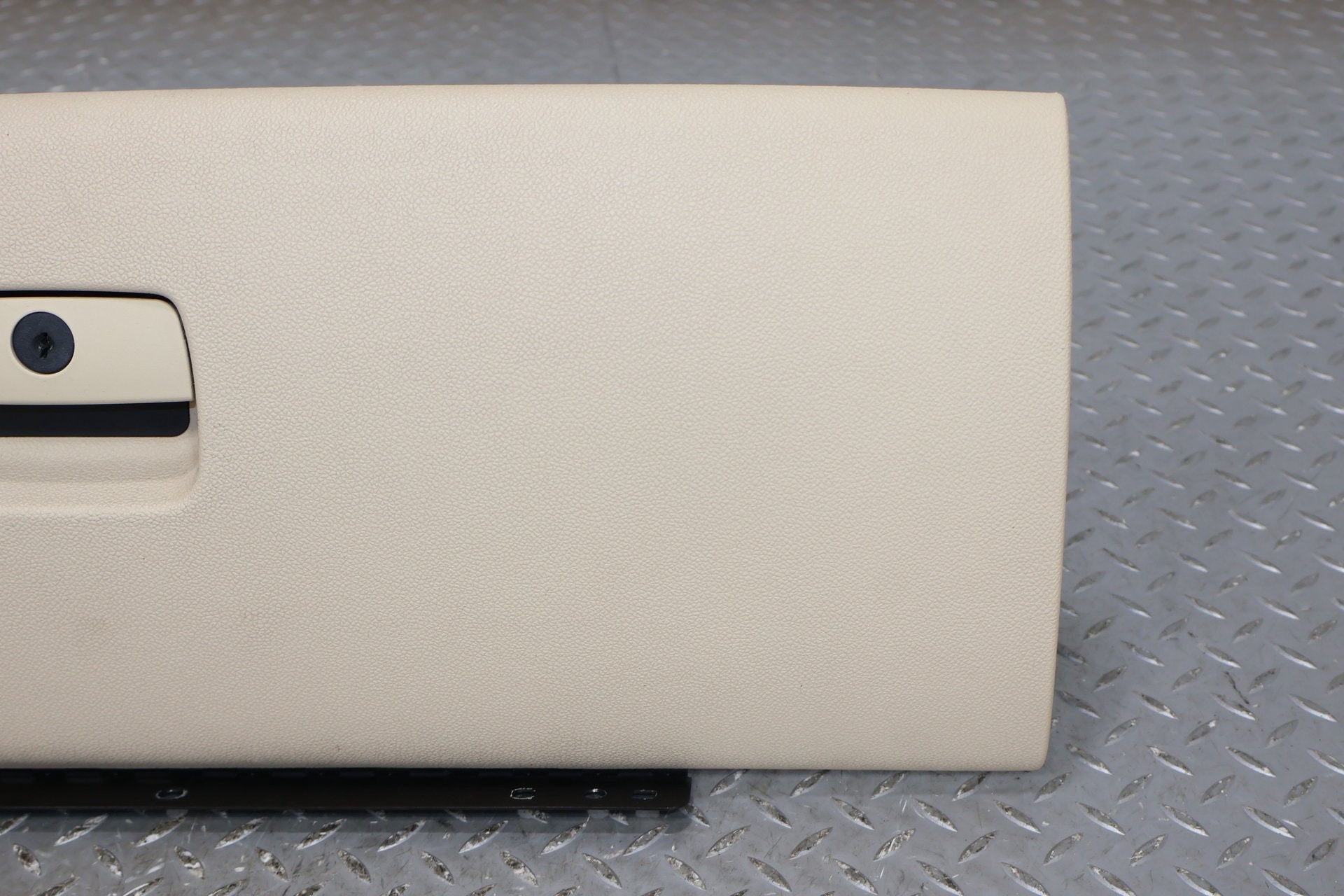 2007 Cadillac Escalade- Glove Box