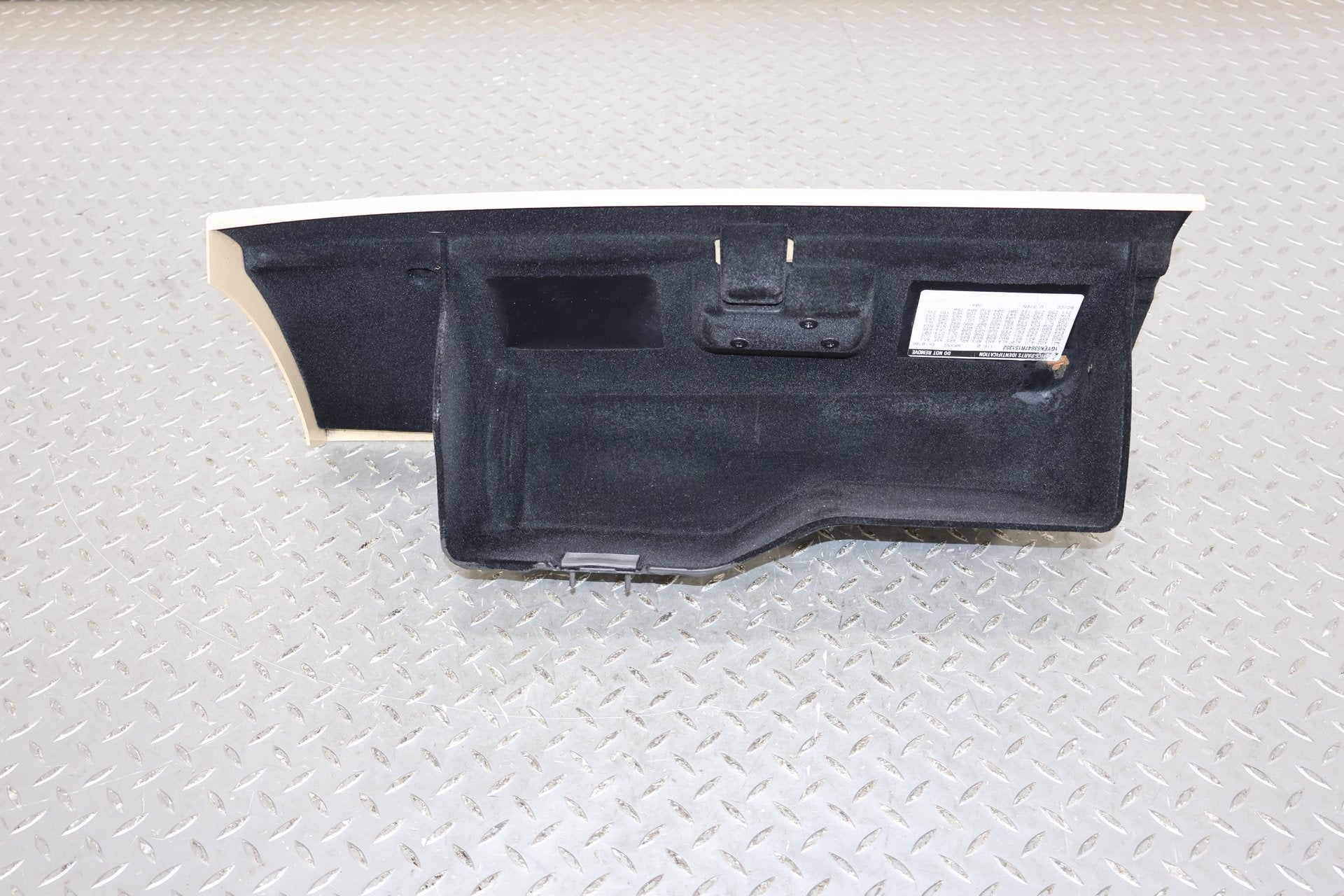 2007 Cadillac Escalade- Glove Box