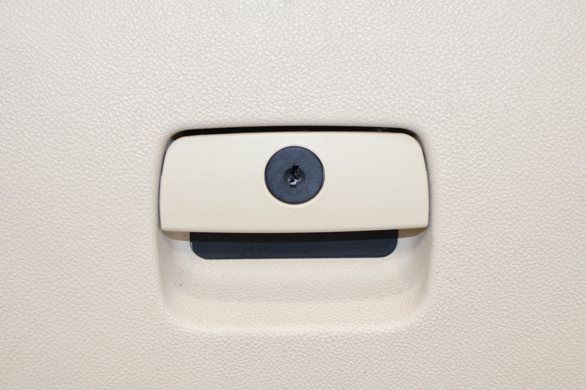 2007 Cadillac Escalade- Glove Box