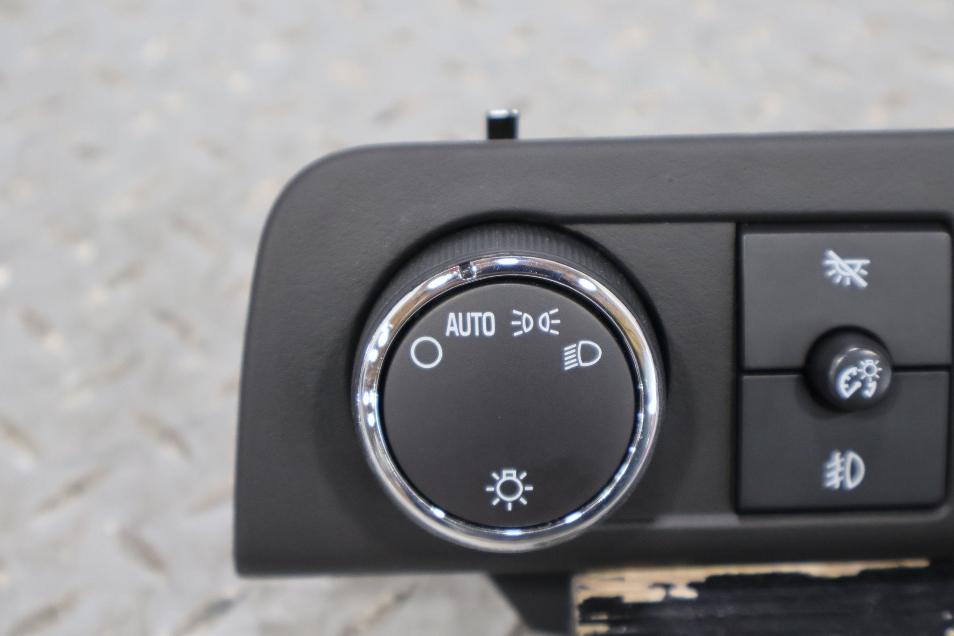 2007 Cadillac Escalade- Headlight Switch