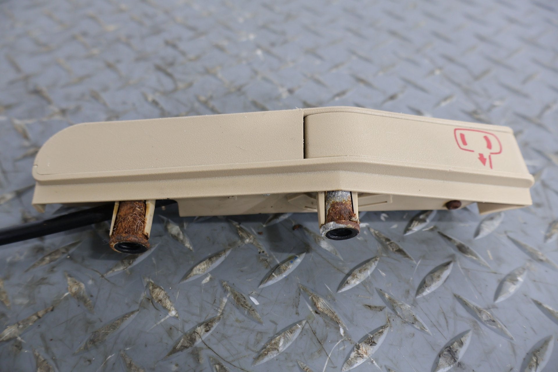 2007 Cadillac XLR- Right Front Door Latch