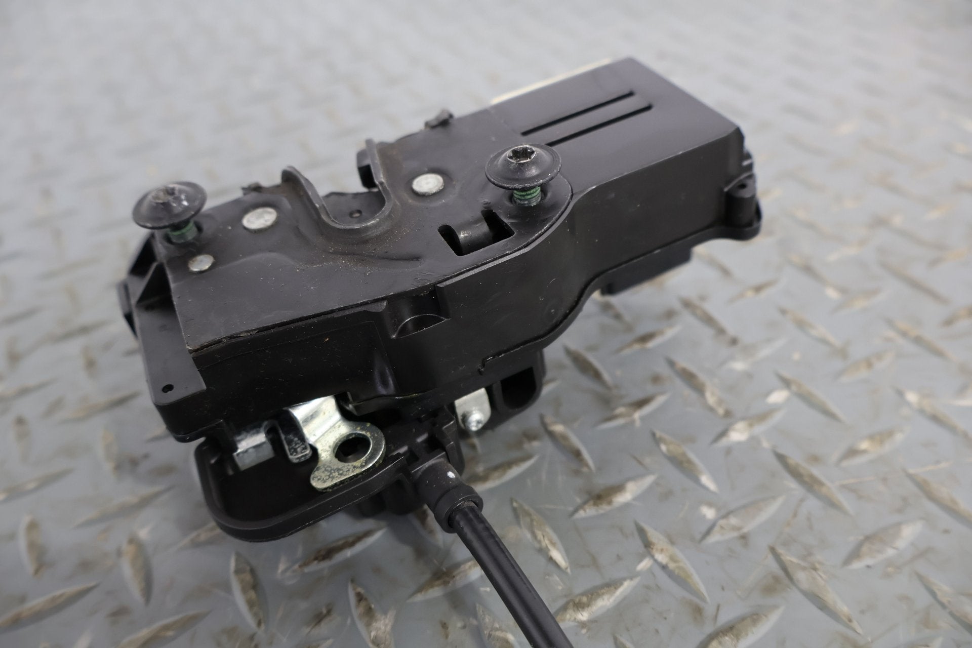 2007 Cadillac XLR- Right Front Door Latch