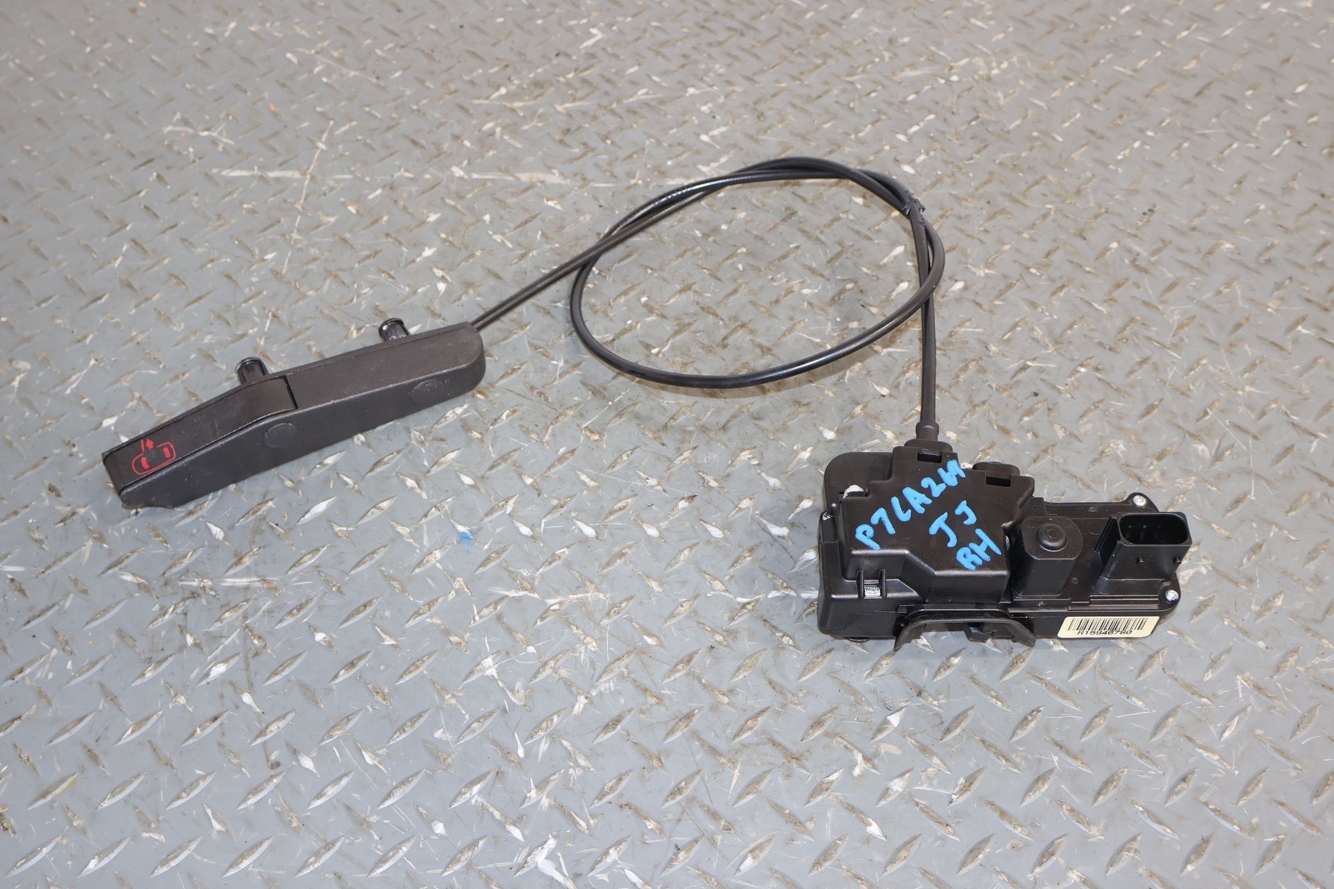 2007 Cadillac XLR- Right Front Door Latch