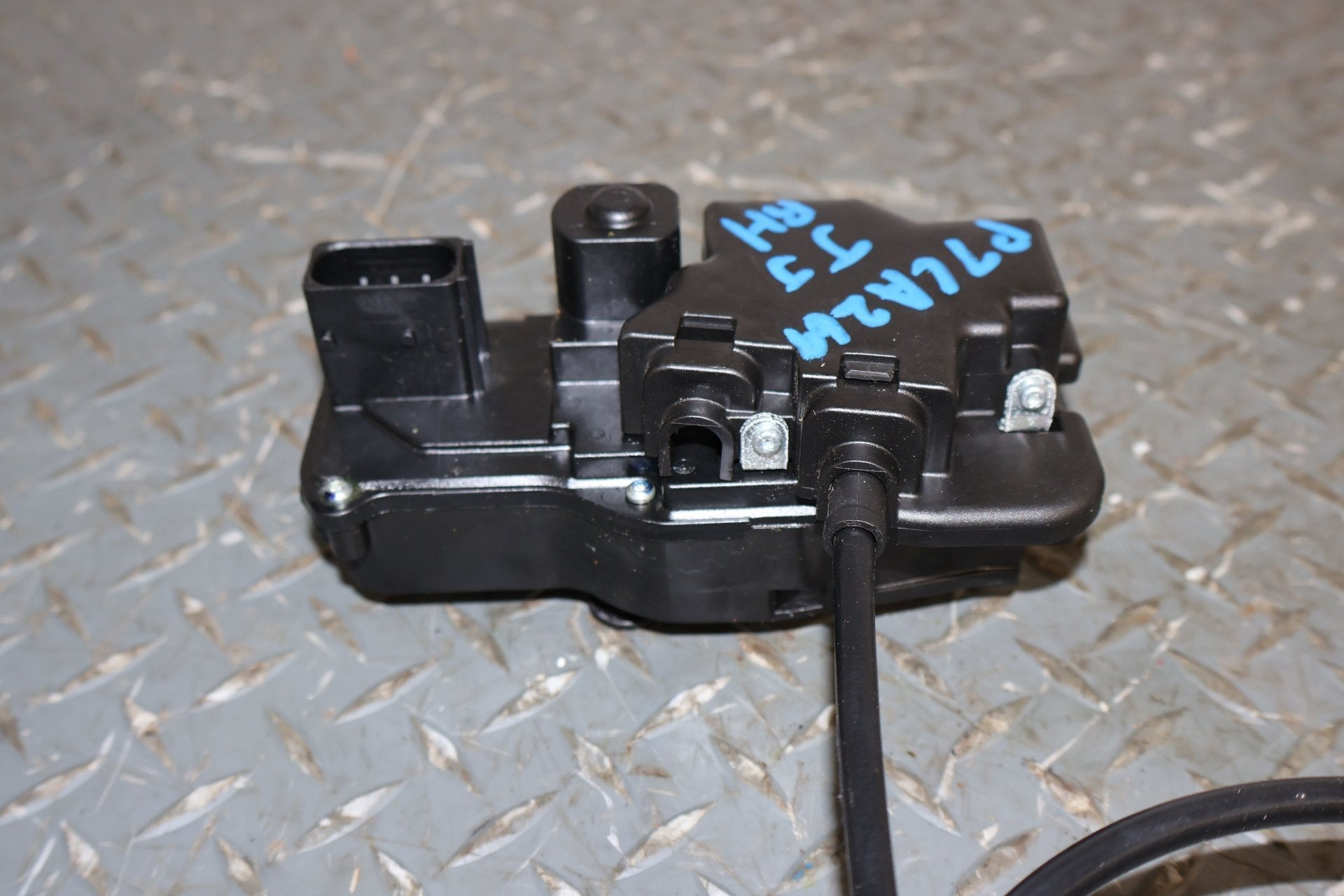 2007 Cadillac XLR- Right Front Door Latch