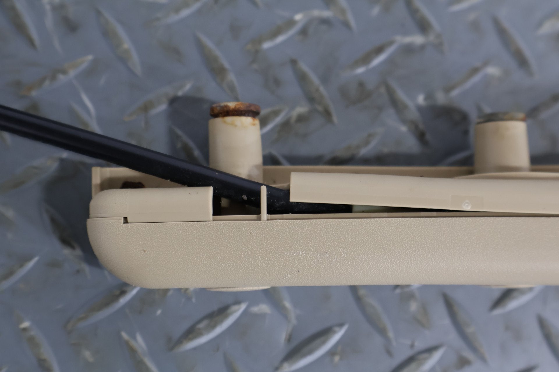 2007 Cadillac XLR- Right Front Door Latch