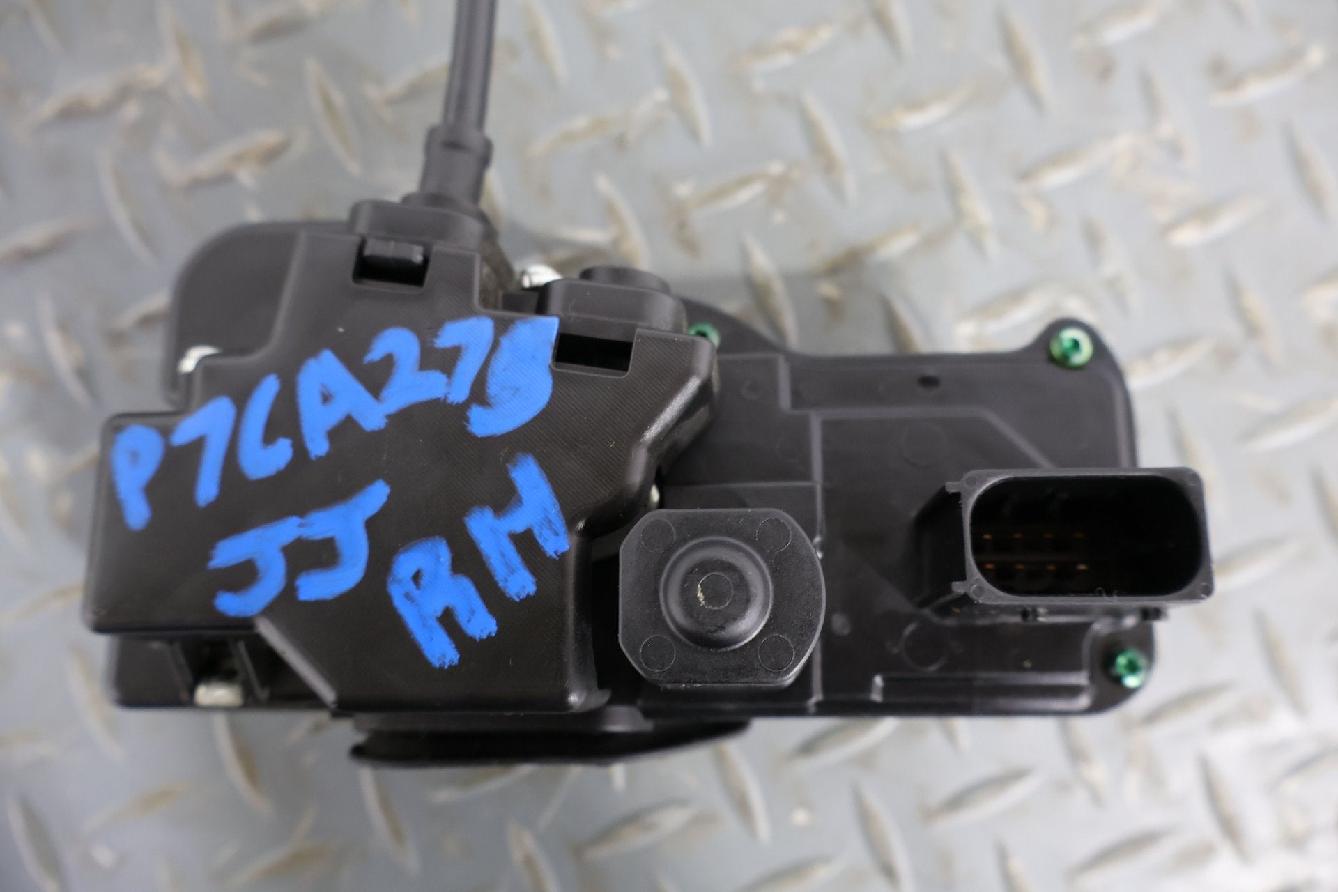 2007 Cadillac XLR- Right Front Door Latch