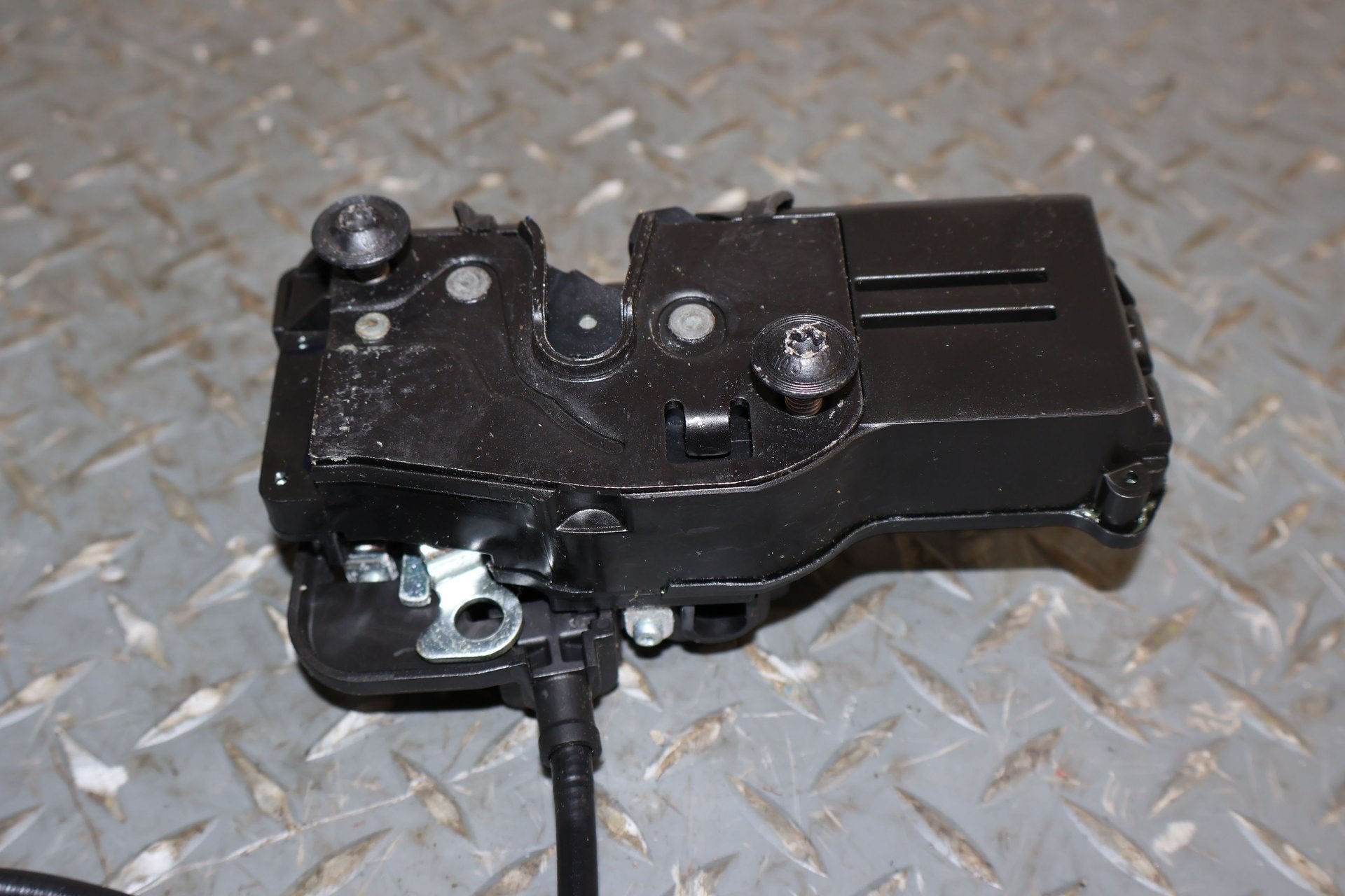 2007 Cadillac XLR- Right Front Door Latch