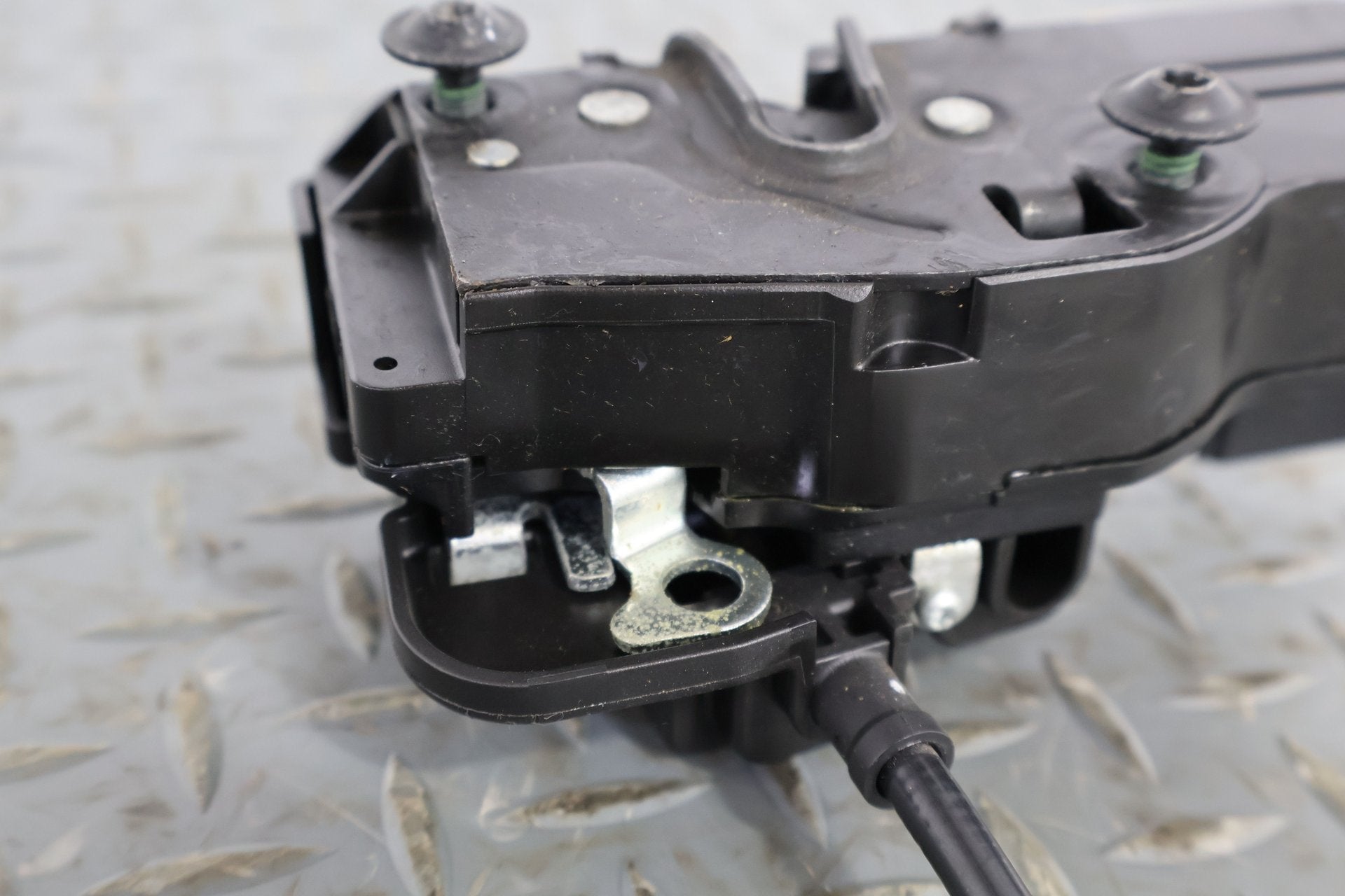 2007 Cadillac XLR- Right Front Door Latch