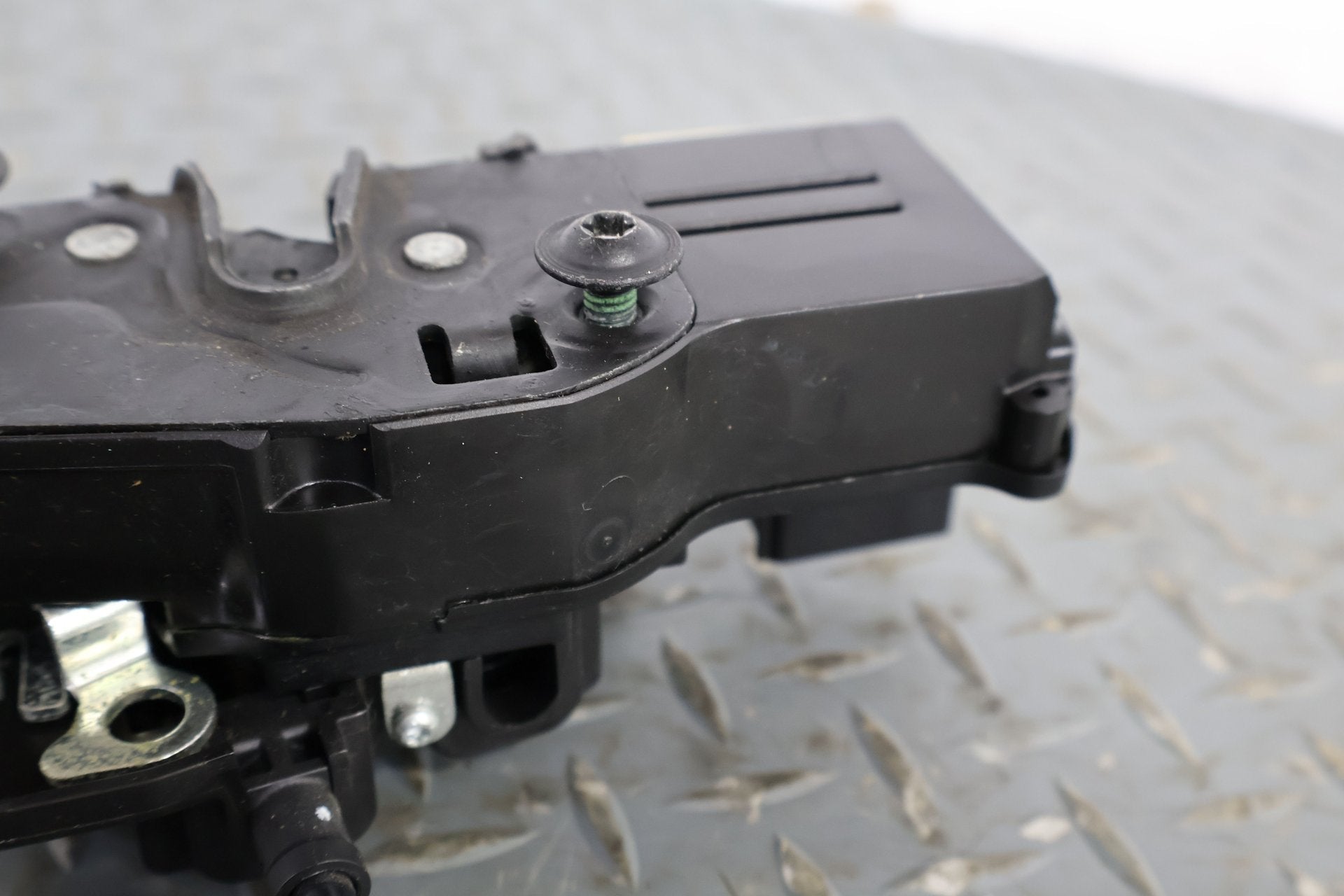 2007 Cadillac XLR- Right Front Door Latch