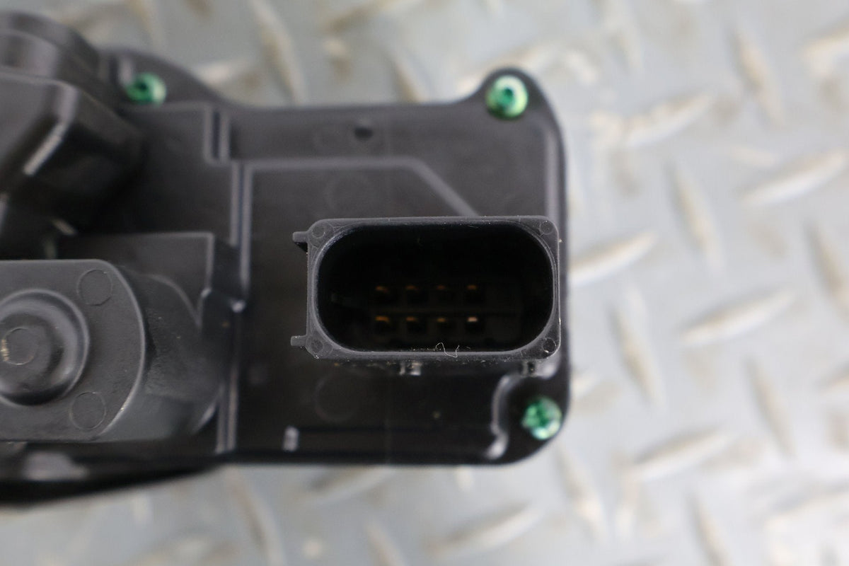 2007 Cadillac XLR- Right Front Door Latch