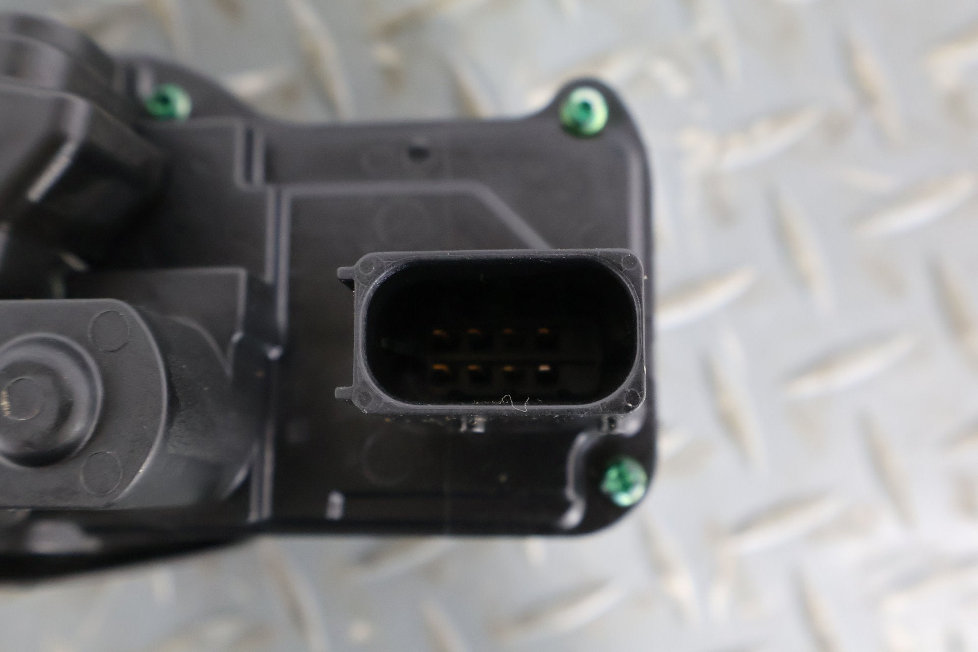 2007 Cadillac XLR- Right Front Door Latch