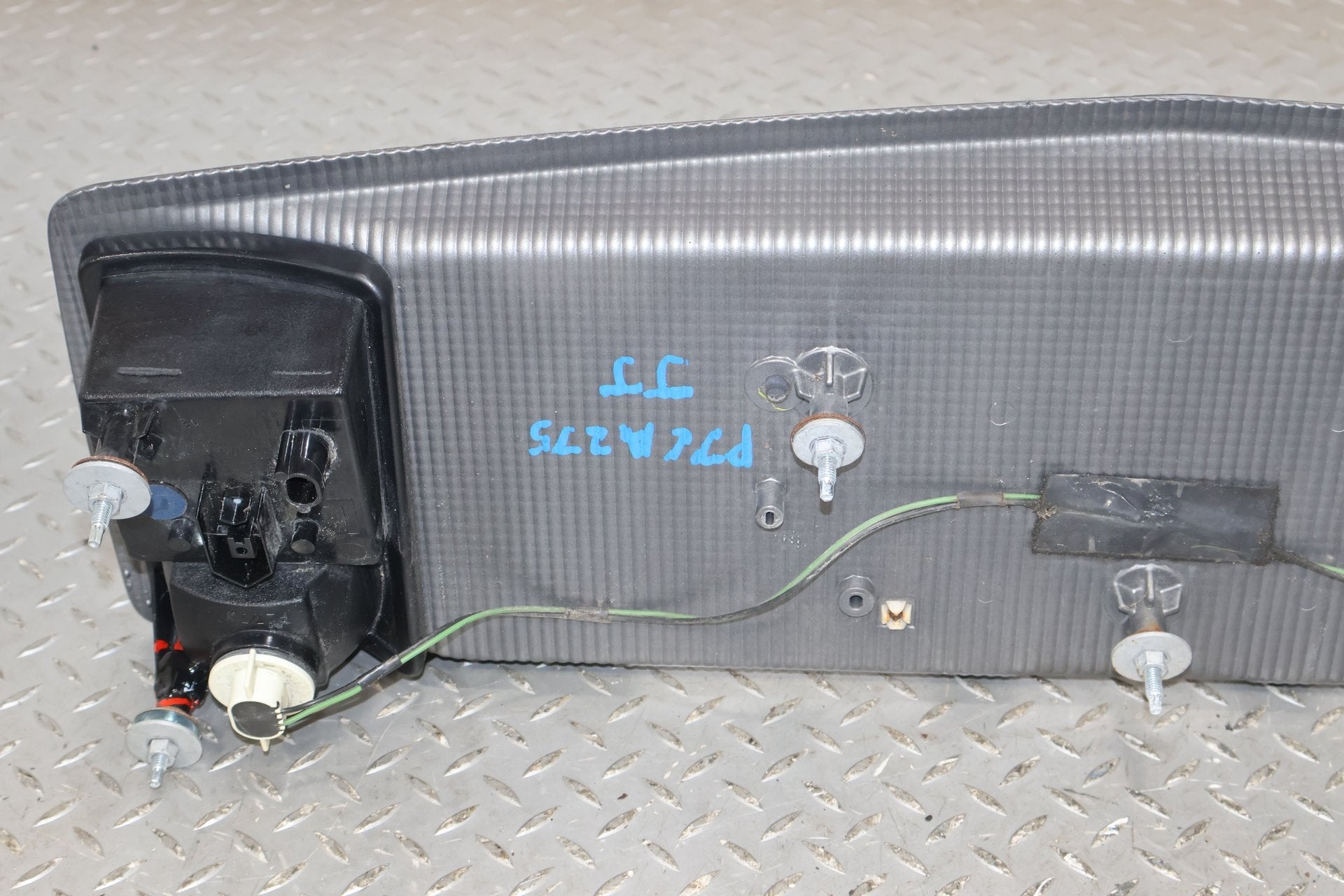 2007 Cadillac XLR- Tail Finish Panel