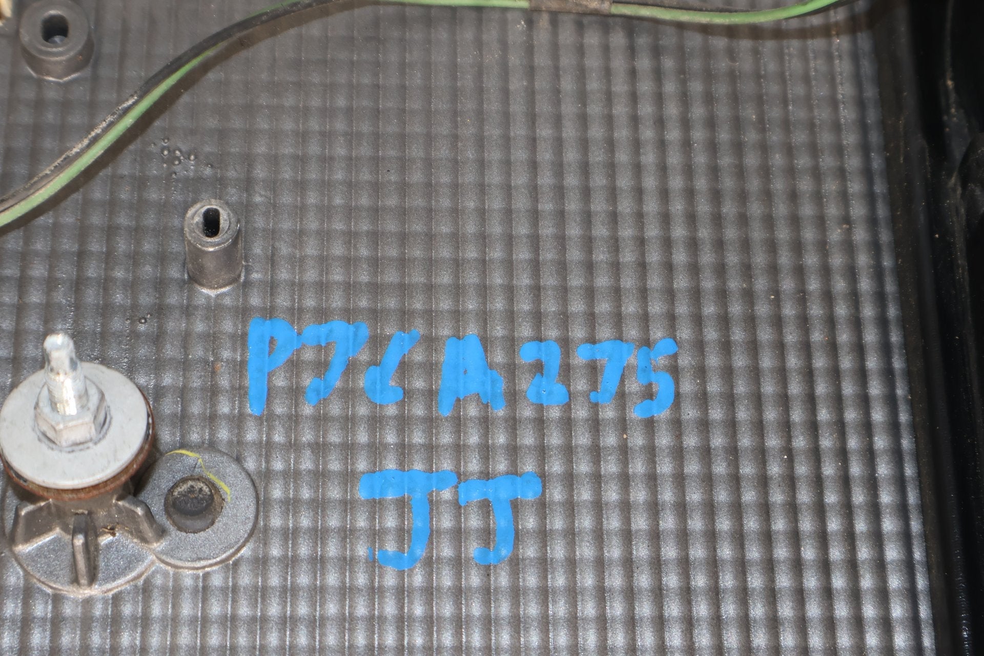2007 Cadillac XLR- Tail Finish Panel