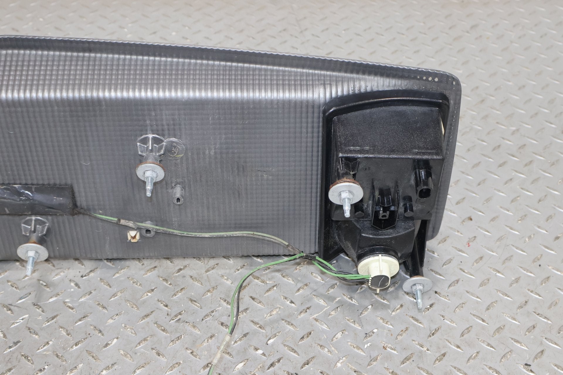 2007 Cadillac XLR- Tail Finish Panel