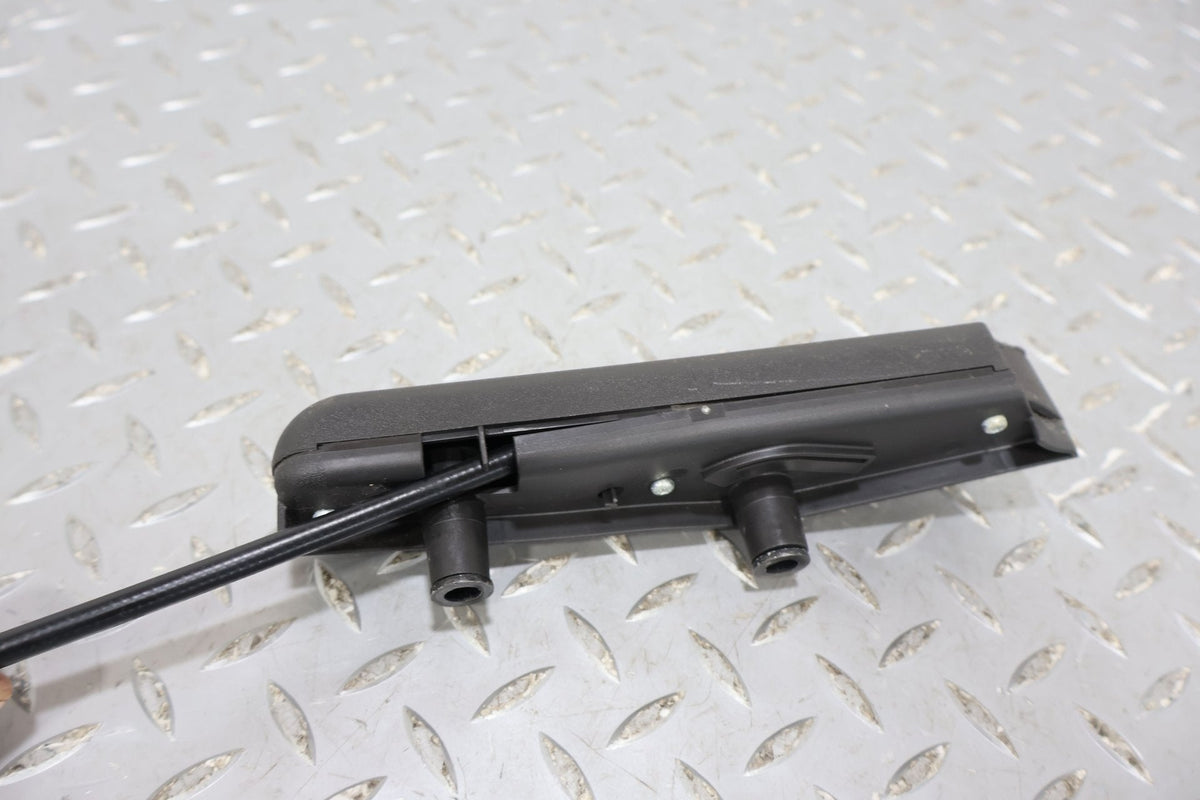 2007 Chevrolet Corvette- Left Front Door Latch