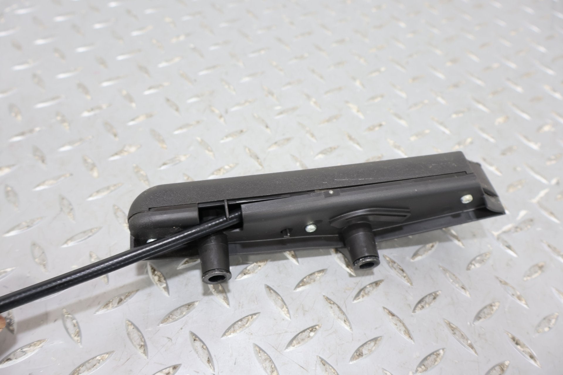 2007 Chevrolet Corvette- Left Front Door Latch