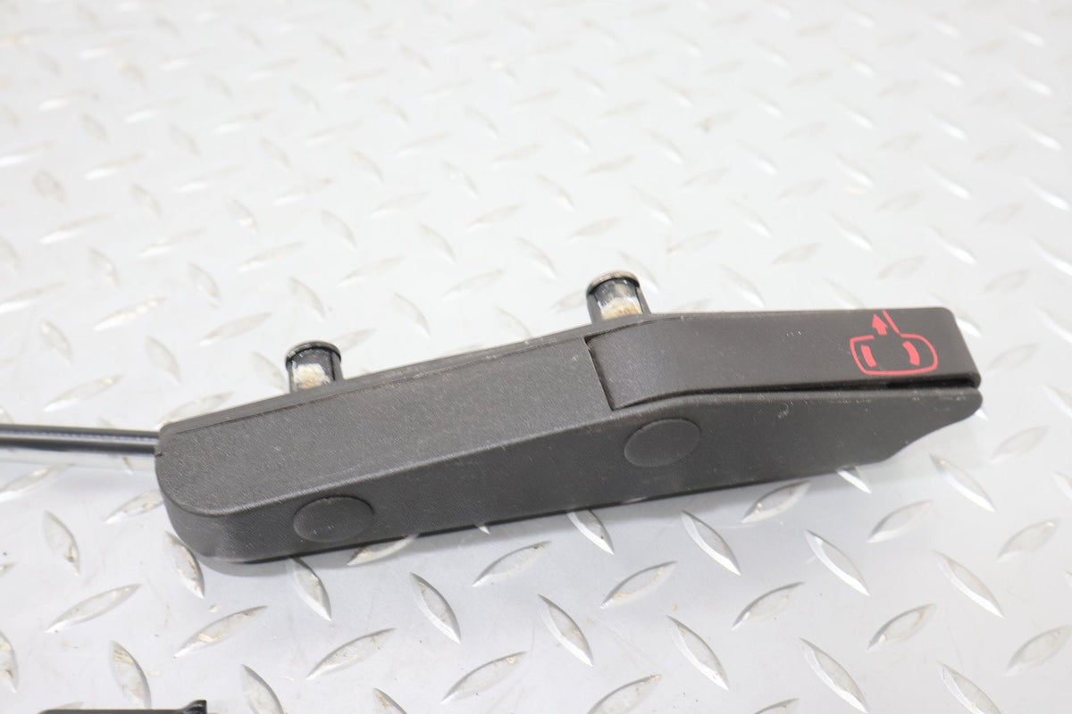2007 Chevrolet Corvette- Left Front Door Latch