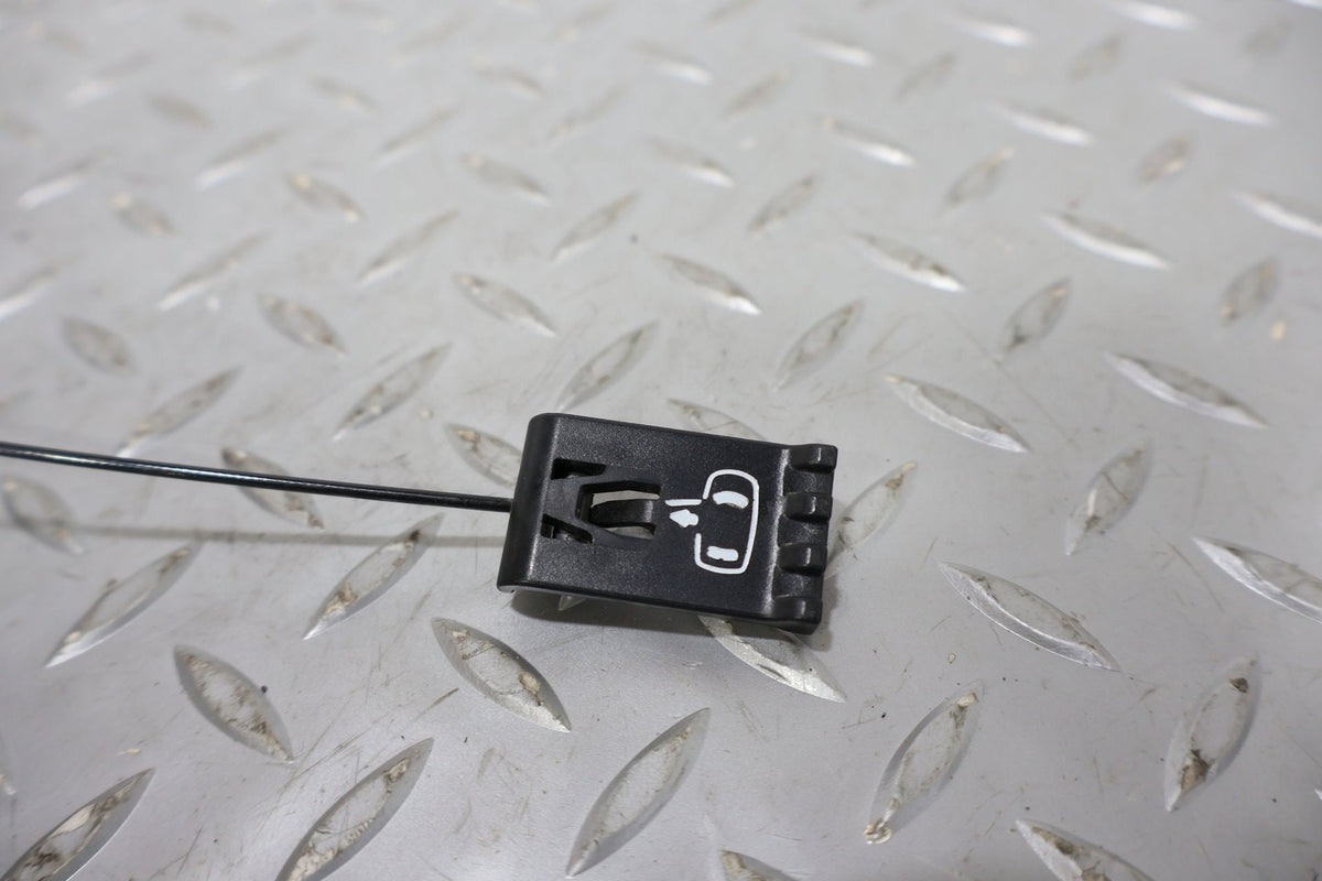 2007 Chevrolet Corvette- Left Front Door Latch