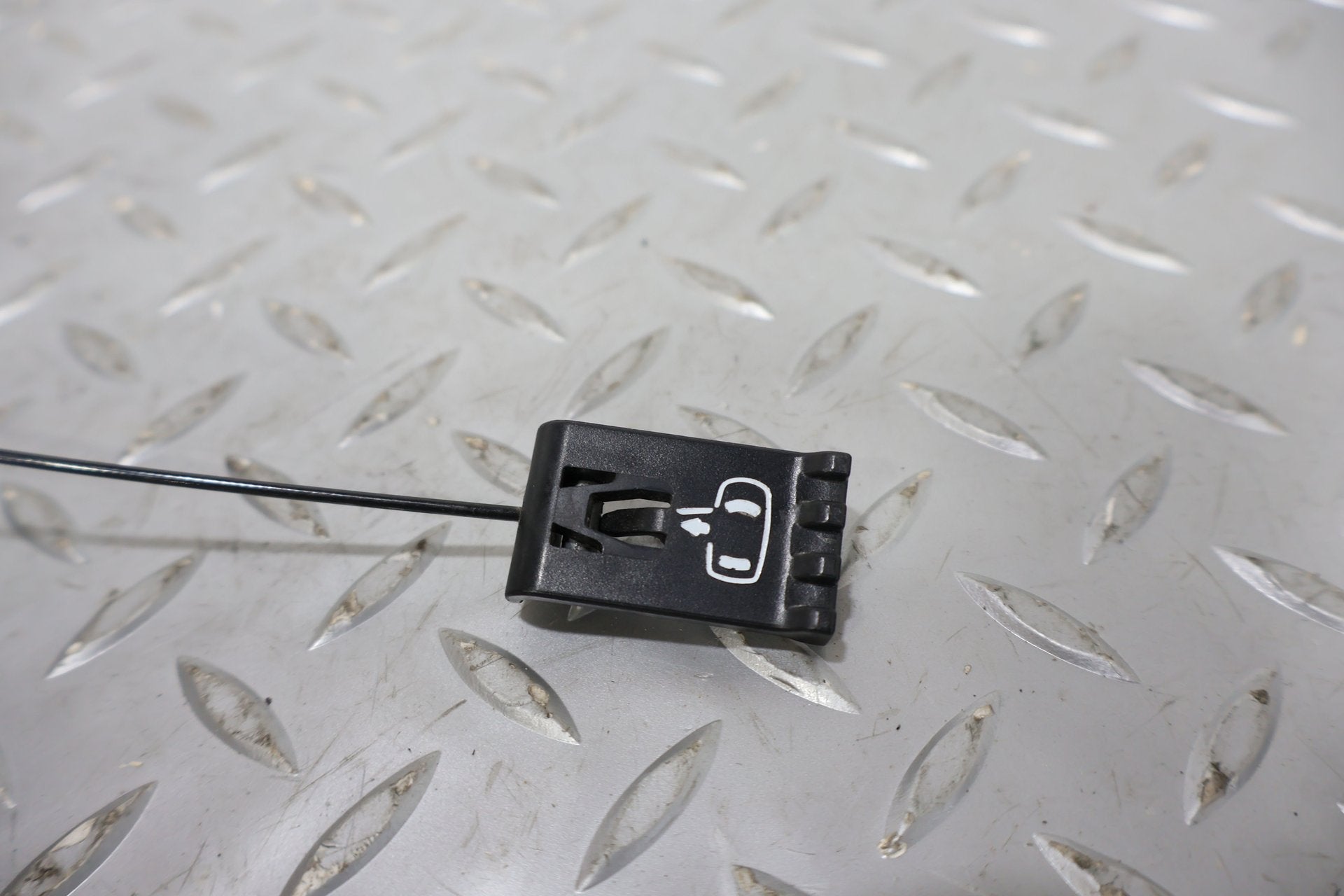 2007 Chevrolet Corvette- Left Front Door Latch