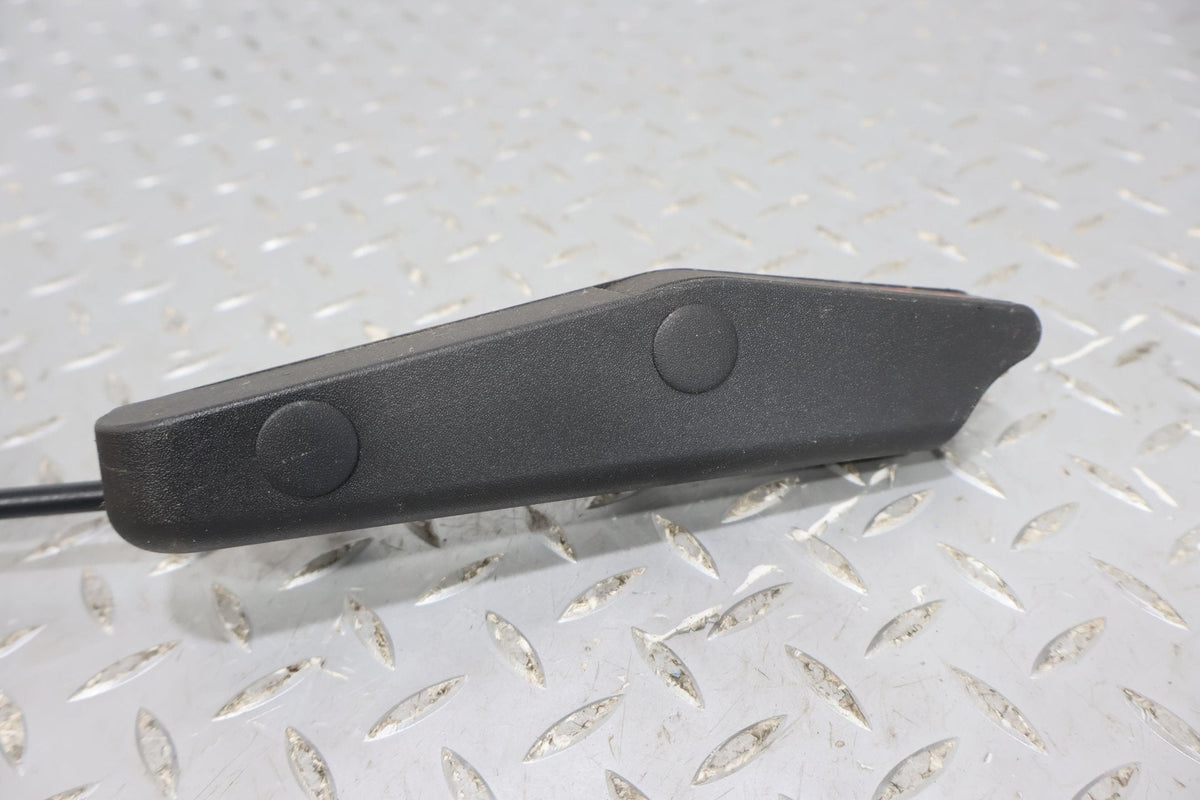 2007 Chevrolet Corvette- Left Front Door Latch
