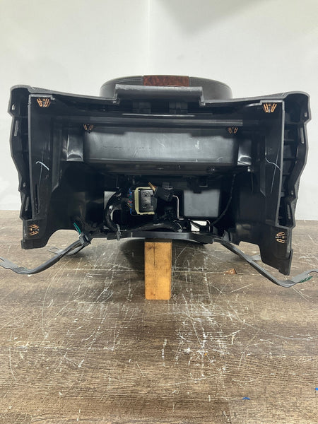 2007 GMC Yukon- Front Console