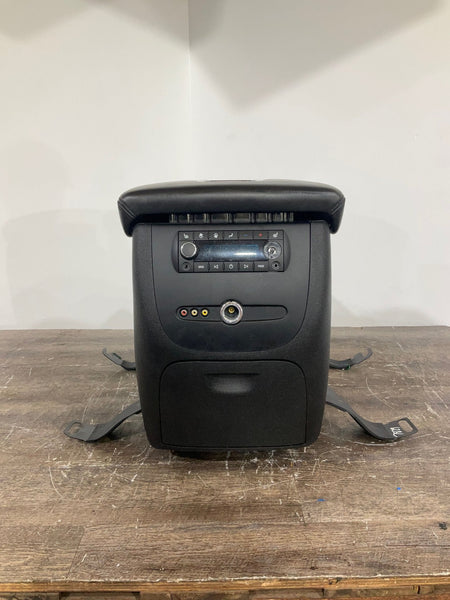 2007 GMC Yukon- Front Console