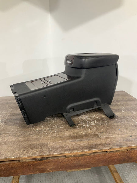 2007 GMC Yukon- Front Console