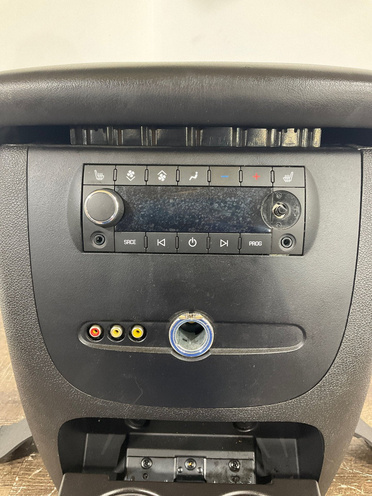 2007 GMC Yukon- Front Console
