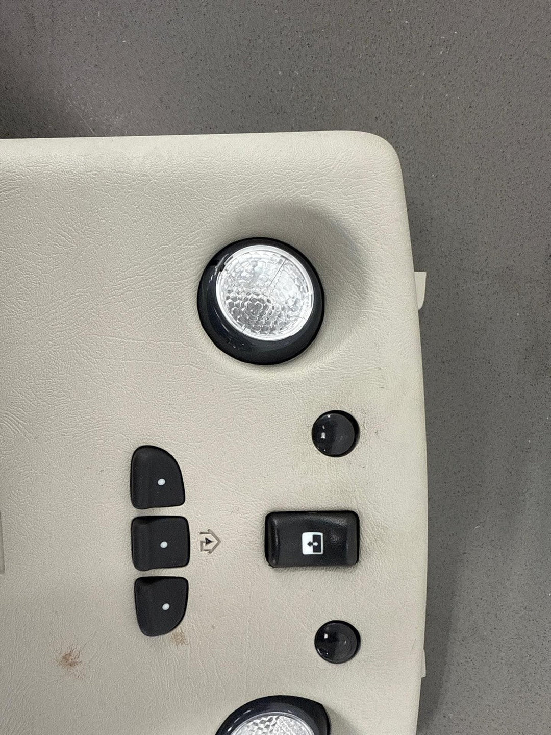 2007 Hummer H2 Roof Console OEM