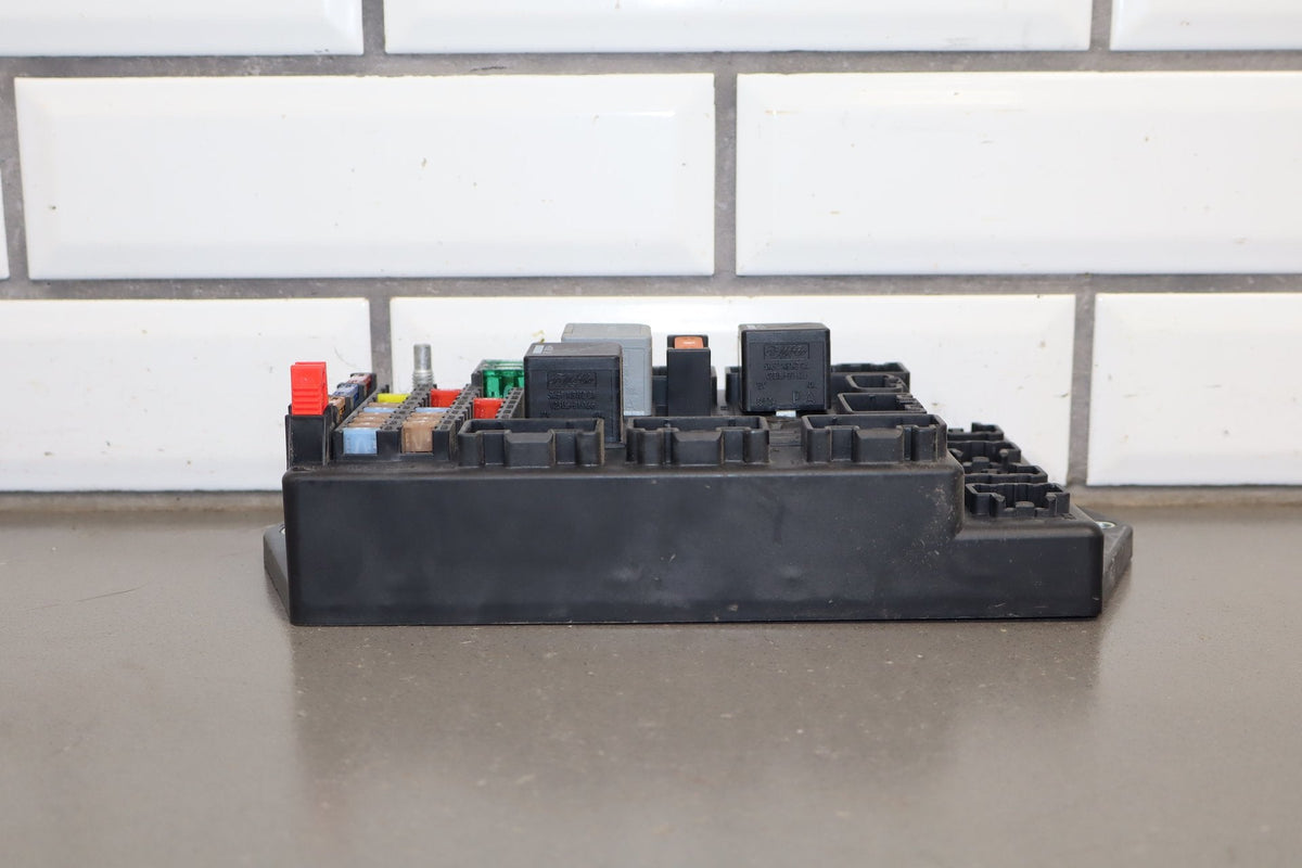 2007 Jaguar XKR 4.2L Gasoline Cabin Fuse Box