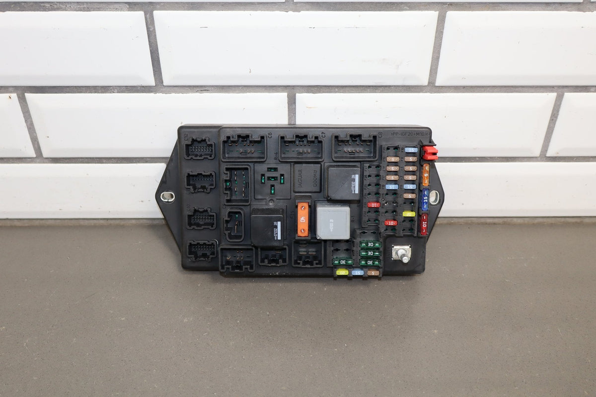 2007 Jaguar XKR 4.2L Gasoline Cabin Fuse Box