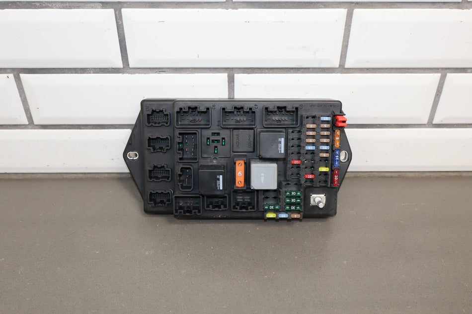 2007 Jaguar XKR 4.2L Gasoline Cabin Fuse Box