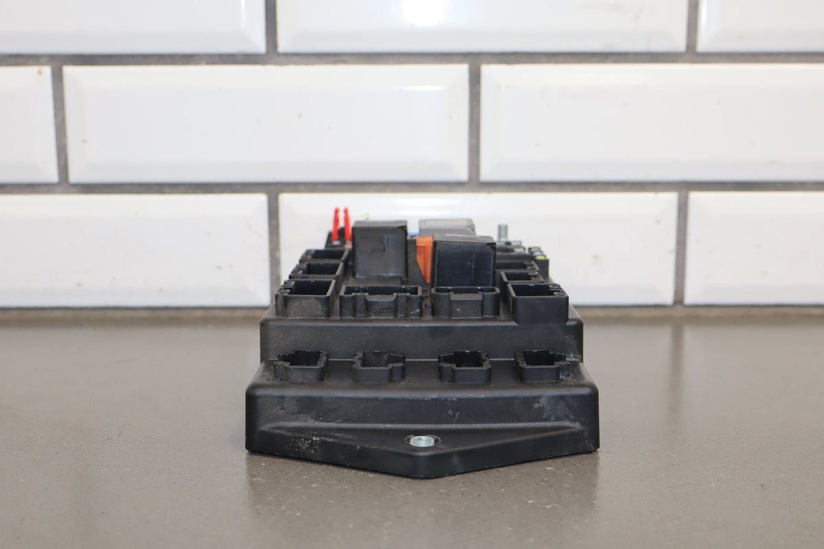 2007 Jaguar XKR 4.2L Gasoline Cabin Fuse Box