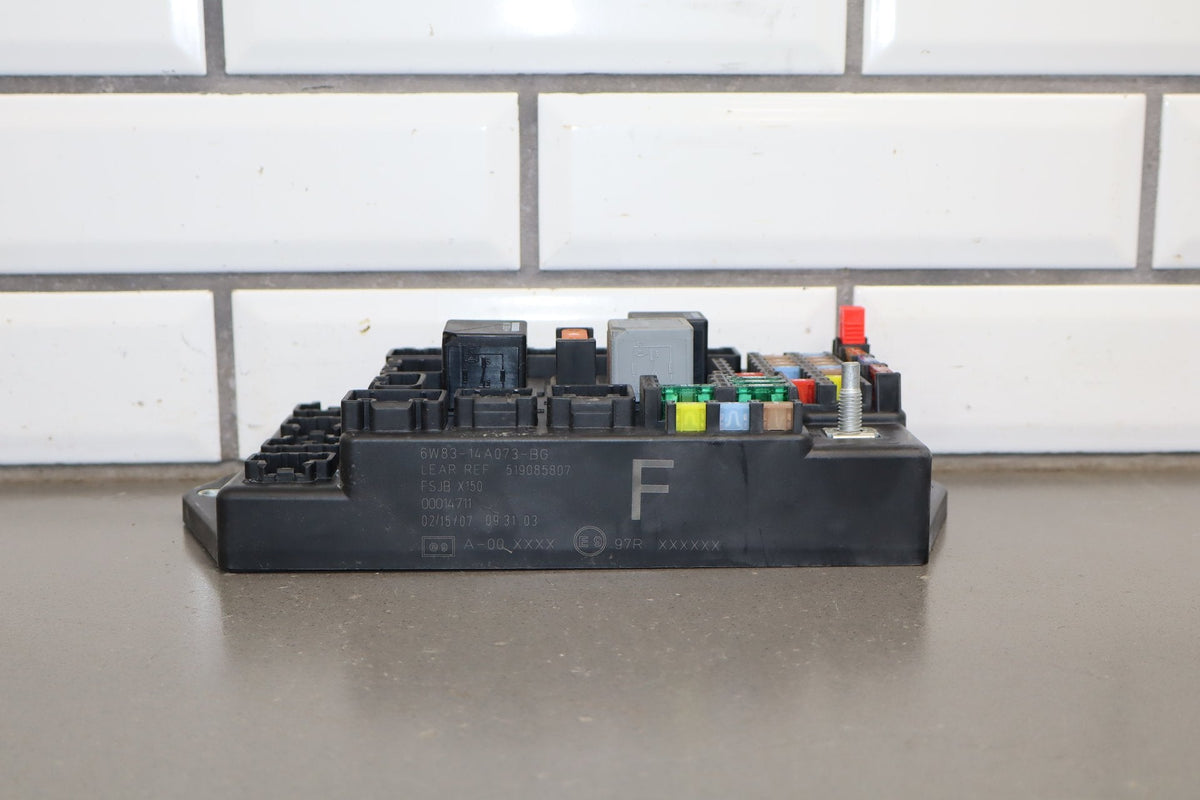 2007 Jaguar XKR 4.2L Gasoline Cabin Fuse Box