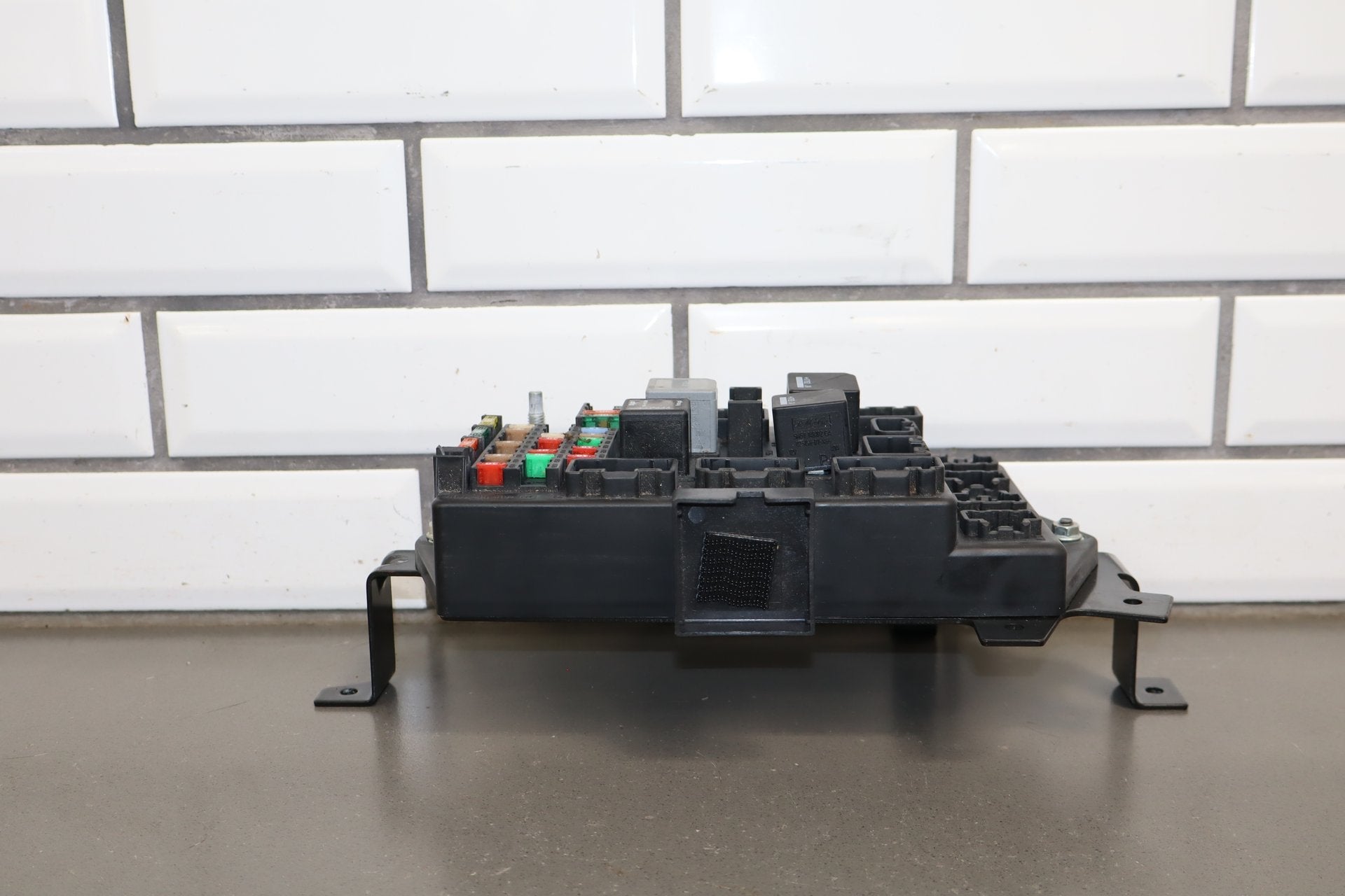 2007 Jaguar XKR 4.2L Gasoline Cabin Fuse Box