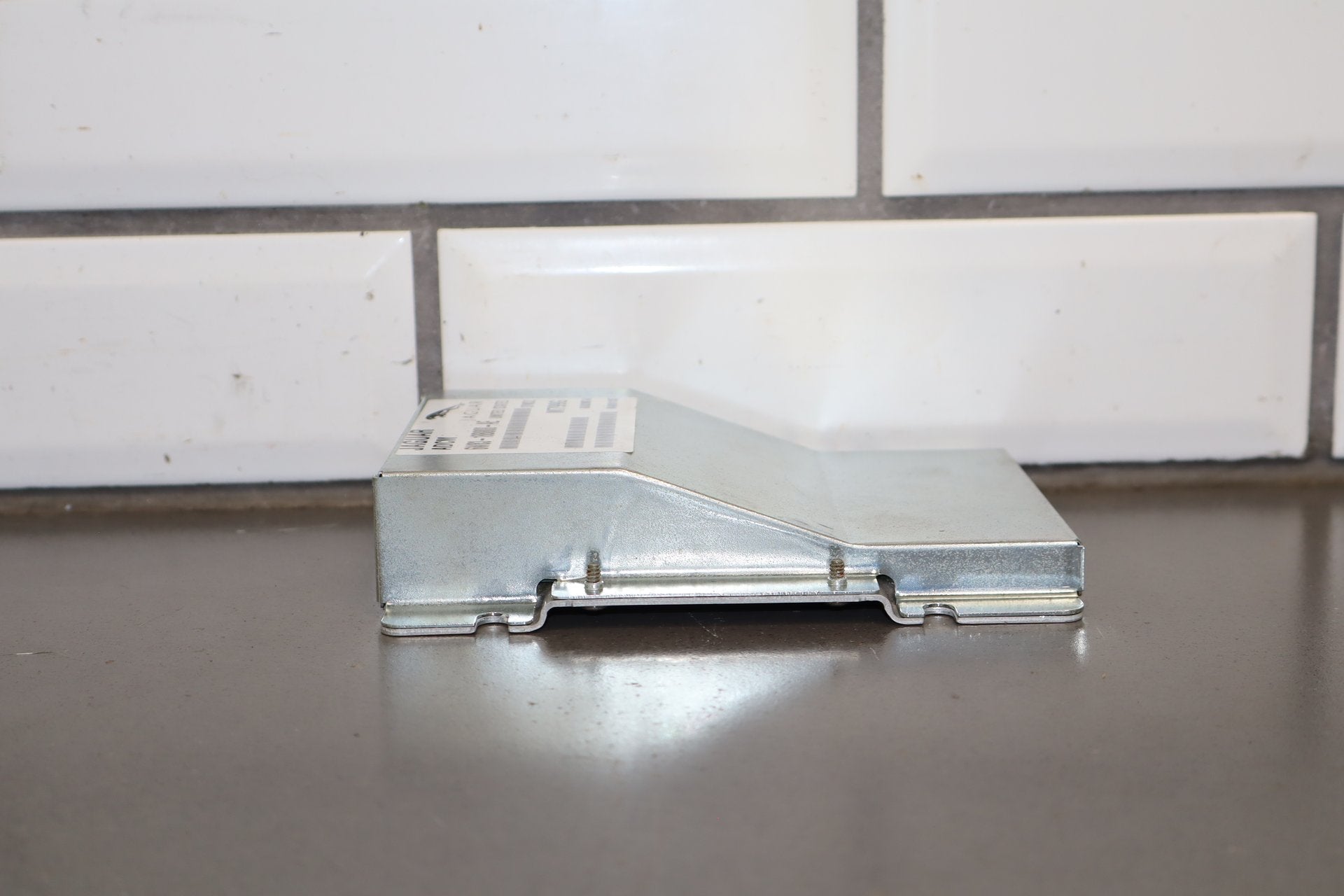2007 Jaguar XKR- Suspension Damping Control Module PN: 6w83-18b008-ae
