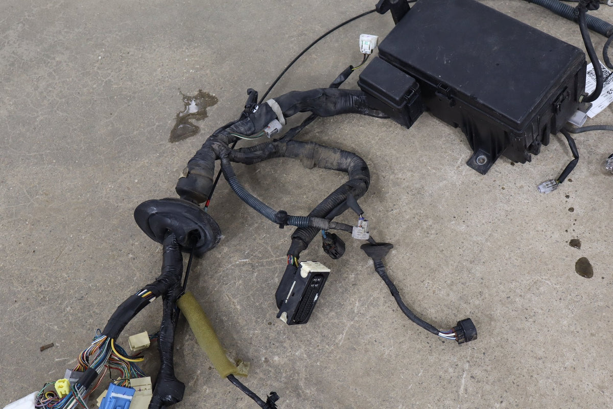 2007 Toyota FJ Cruiser 4.0L 4x2 Automatic Engine Fuse Box