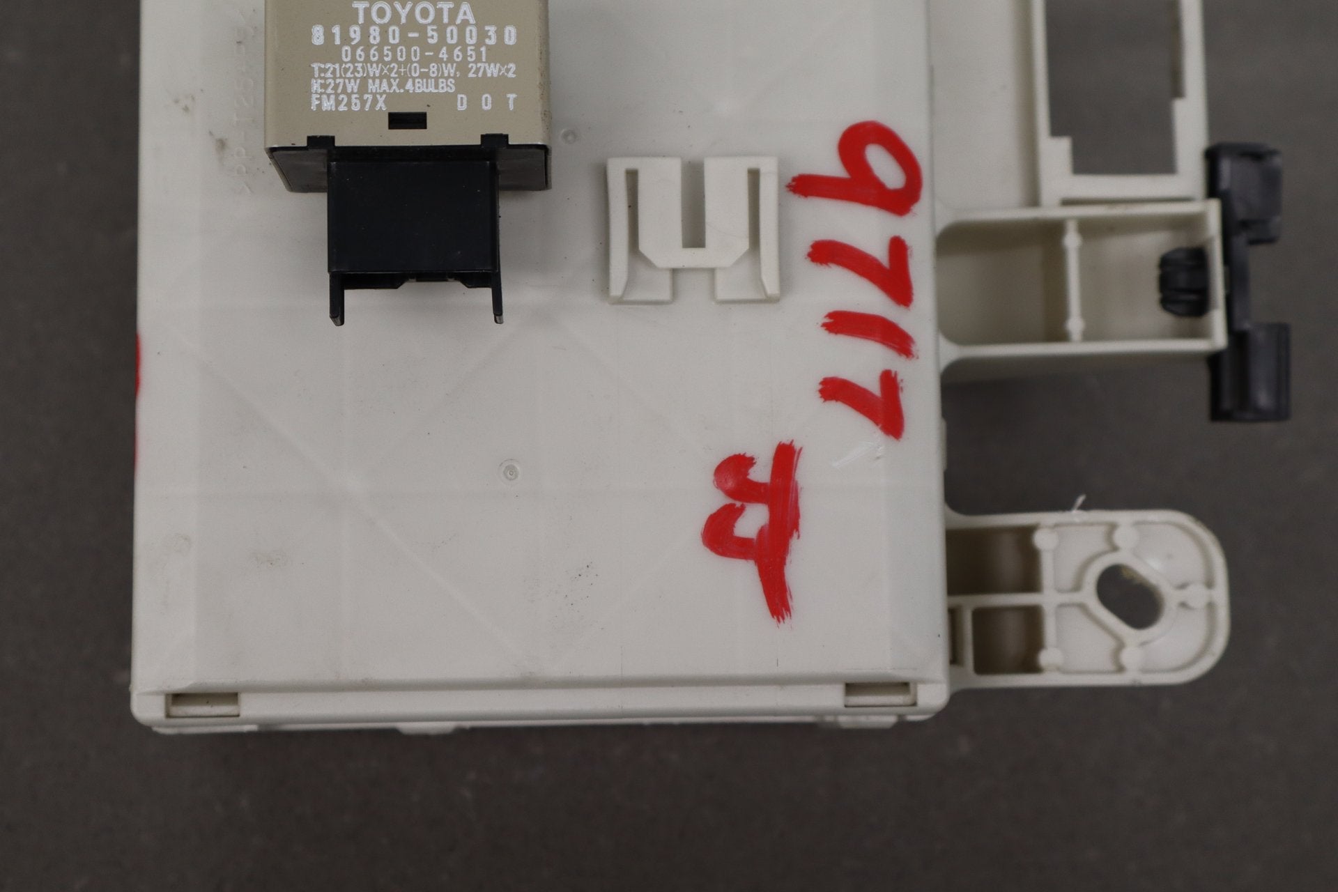 2007 Toyota FJ Cruiser 4.0L Cabin Fuse Box