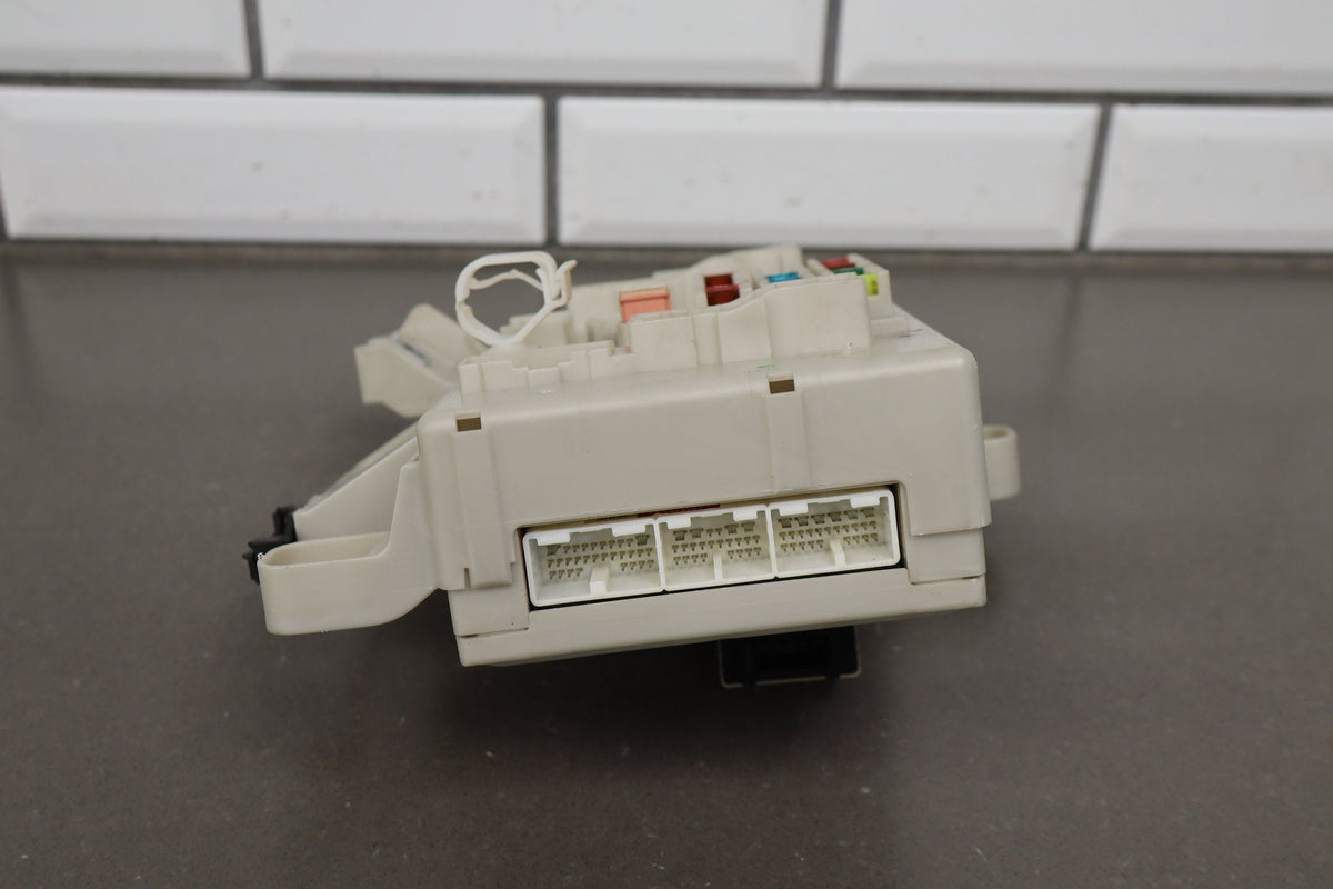 2007 Toyota FJ Cruiser 4.0L Cabin Fuse Box