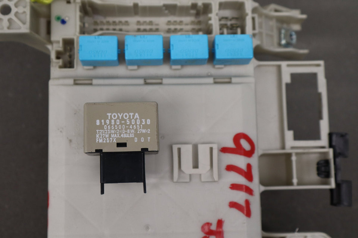 2007 Toyota FJ Cruiser 4.0L Cabin Fuse Box