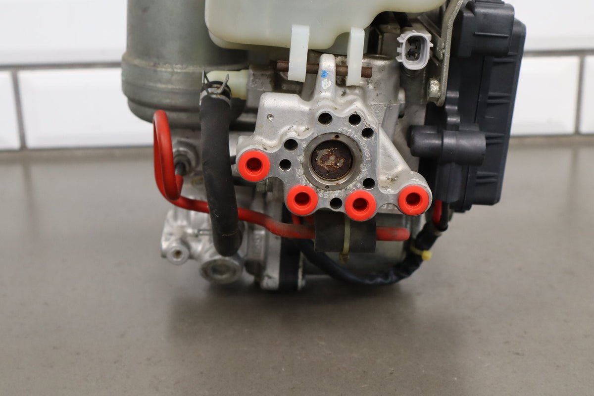 2007 Toyota FJ Cruiser 4x2 W/ Differential Lock ABS Brake Brake Pump OEM