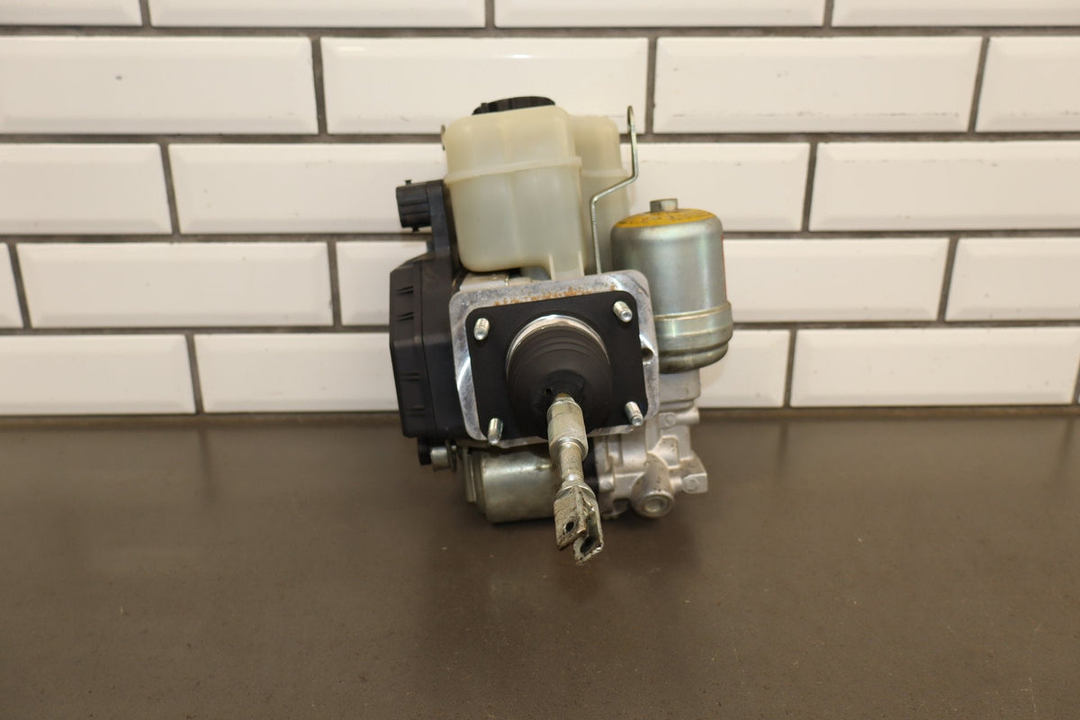 2007 Toyota FJ Cruiser 4x2 W/ Differential Lock ABS Brake Brake Pump OEM