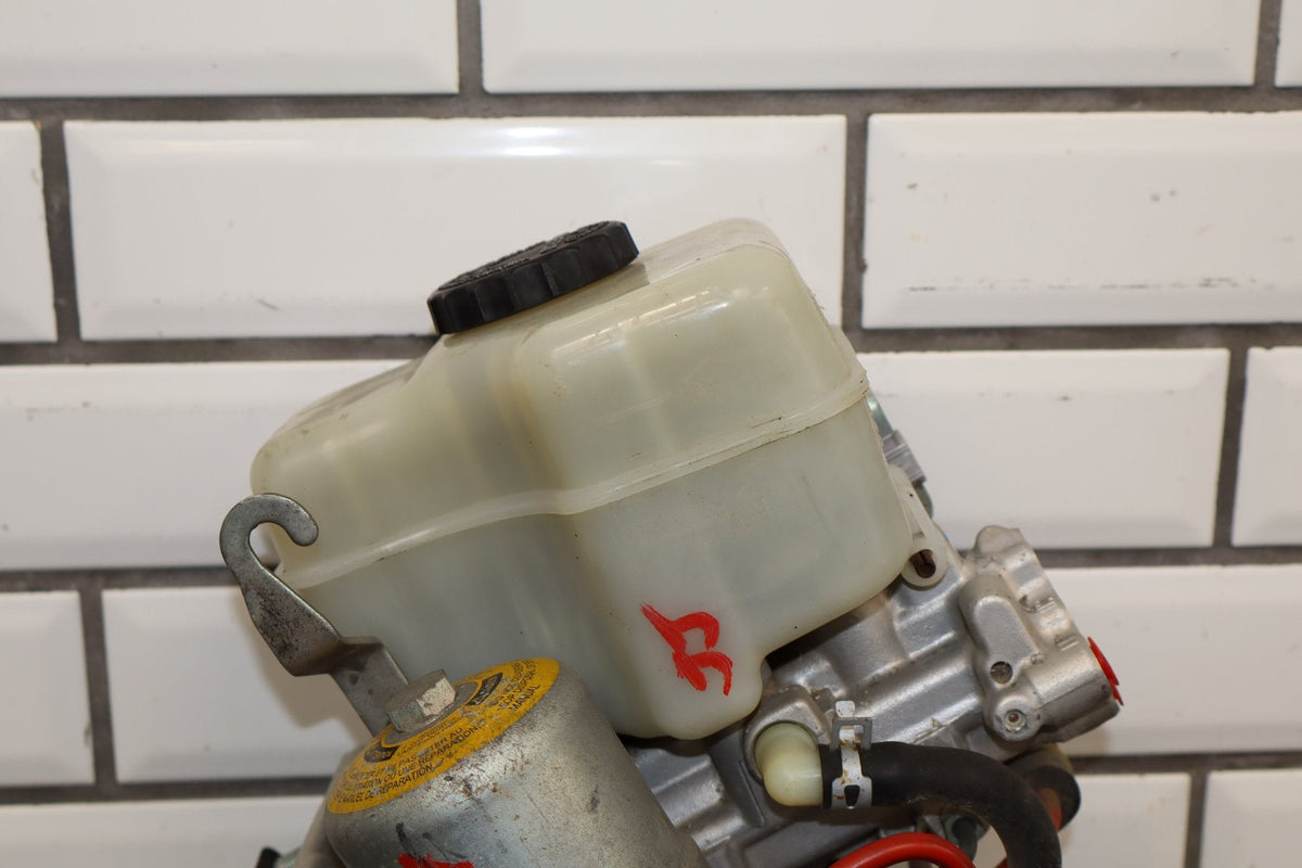 2007 Toyota FJ Cruiser 4x2 W/ Differential Lock ABS Brake Brake Pump OEM