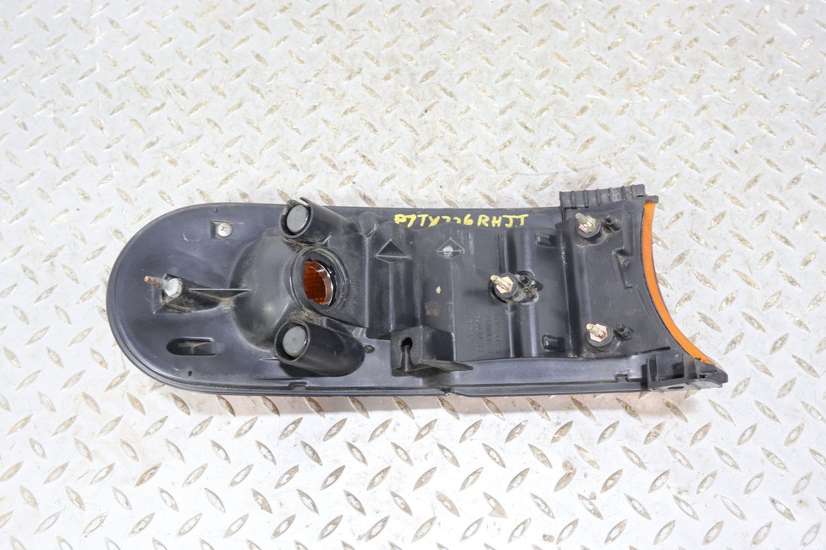 2007 Toyota FJ Cruiser- Right Front Lamp