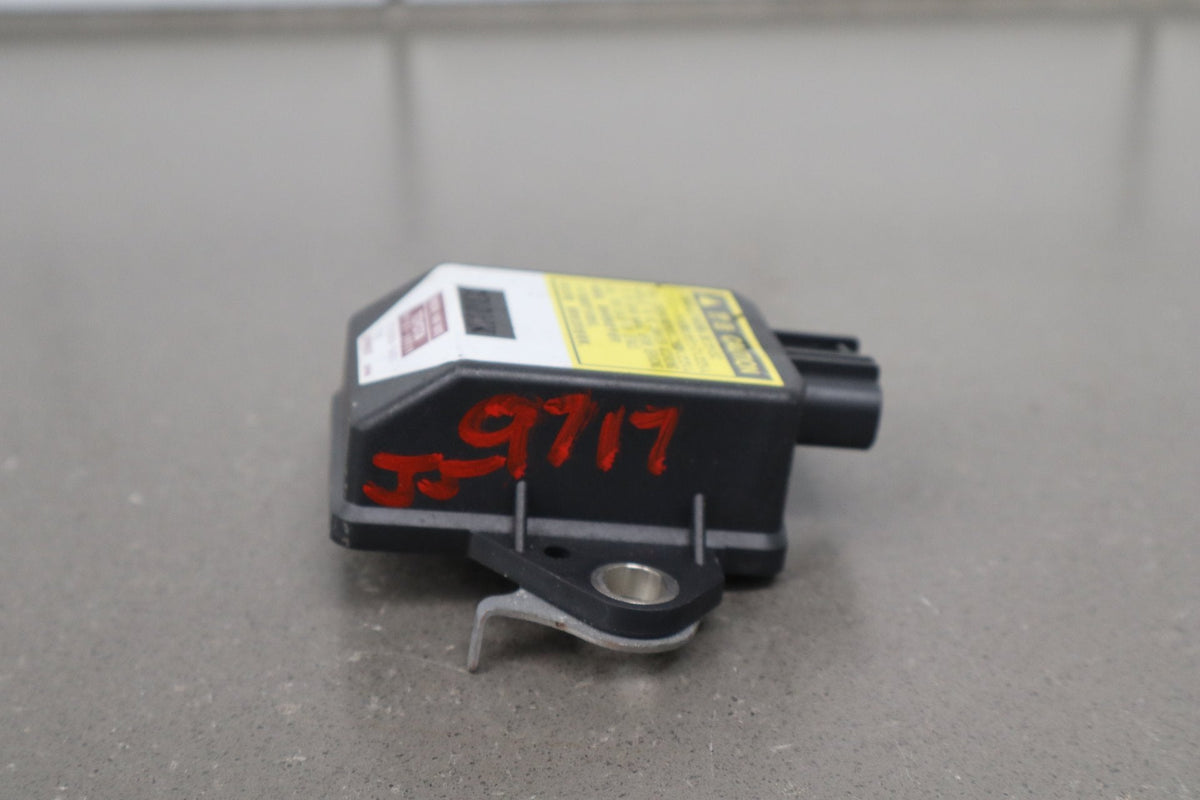 2007 Toyota FJ Cruiser - Yaw Rate Sensor Module PN:
