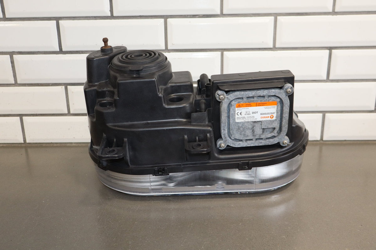 2008-14 Dodge Challenger R/T LH Headlamp HID Xenon 05028779AB