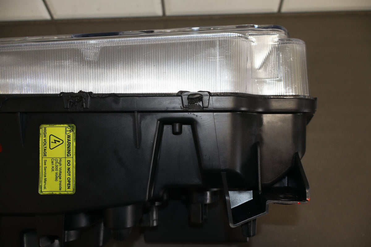 2008-14 Dodge Challenger R/T LH Headlamp HID Xenon 05028779AB