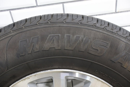 2008 - 20014 Chevrolet Tahoe Hybrid GMT900 18" Wheel & Tire Set 9597981