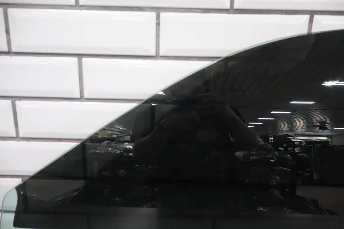 2008-2010 Dodge Challenger Left Front Door Window OEM