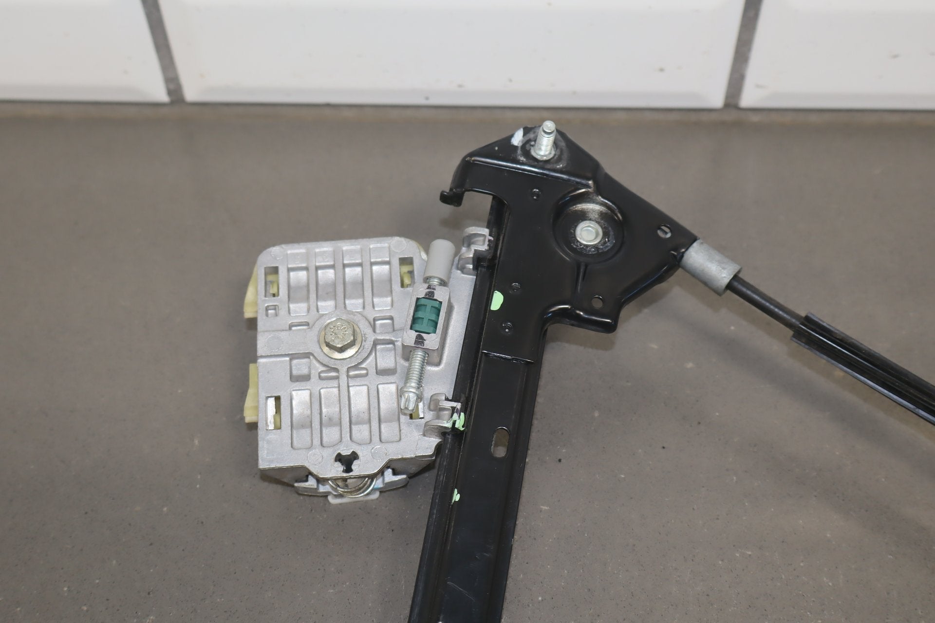 2008-2010 Dodge Challenger Right Front Door Regulator OEM
